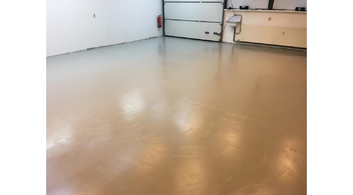 Garagevloer met 2k epoxy gecoat.